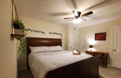 Southside Casa | Family Suit Near Downtown UofL,Airport&ExpoCenter