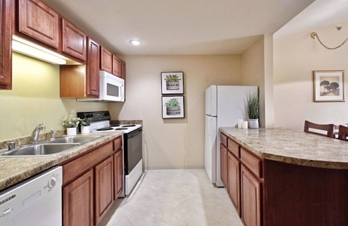 Pembine Apartamento | Family Suite | Bunk Beds | On-Site Sport Courts