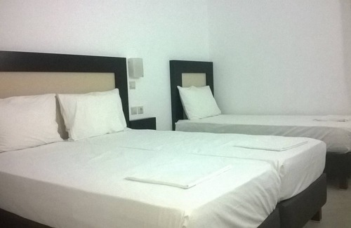 Kamena Vourla Condominio | SUITE FAMILIAR EN UN HOTEL 3Sterne