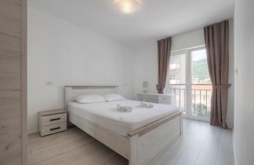Maini Apartamento | Family Three bedroom Apartment Brando
