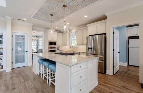 Chapin Casa | Family Ties Lakefront Estate