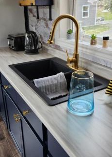 Twillingate Casa | Family Ties Vacation Home - Rossy House