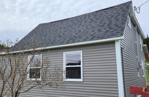 Twillingate Casa | Family Ties Vacation Home - Rossy House