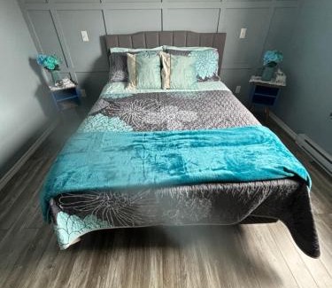 Twillingate Casa | Family Ties Vacation Home - Greenham House