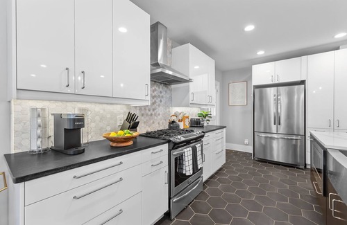 Lindley Park Casa | Family Peaceful Getaway w/ HotTub, FirePit, Pool!