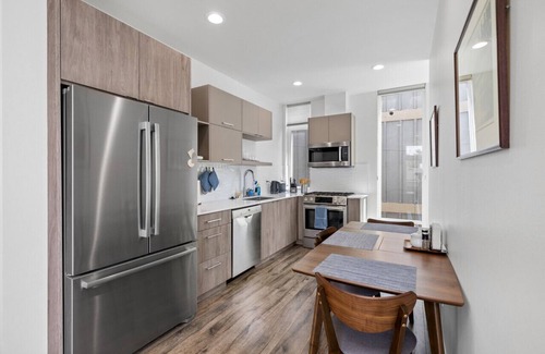 Leschi Casa | Family Townhome w/ Rooftop Near Beach, Parks, Lake