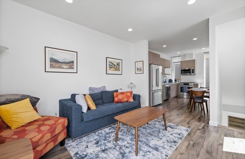Leschi Casa | Family Townhome w/ Rooftop Near Beach, Parks, Lake