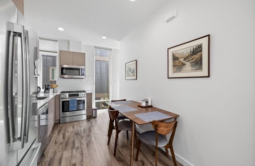 Leschi Casa | Family Townhome w/ Rooftop Near Beach, Parks, Lake