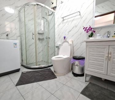 Port Moresby Apartamento | Family Transit Home, Kennedy Estate, 2-Bedroom Apartment with Balcony Upstairs