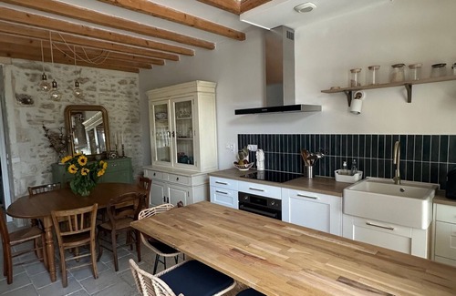 Marennes Casa | Family villa near the ocean, sleeps 10, pets welcome!