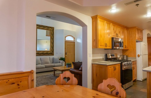 Midway Casa | Family Vacation~heated In/out Pool, Tubing & Ice Skating 719 3 Bedroom Townhouse by RedAwning