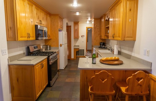 Midway Casa | Family Vacation~heated In/out Pool, Tubing & Ice Skating 719 3 Bedroom Townhouse by RedAwning