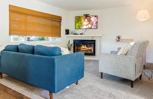 Fire Mountain Casa | Family vacation home w/ private hot tub - two miles from the beach - dogs OK