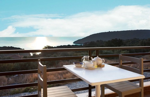 East Mani Casa | Casa de vacaciones en familia con vistas en el corazón de Mani!