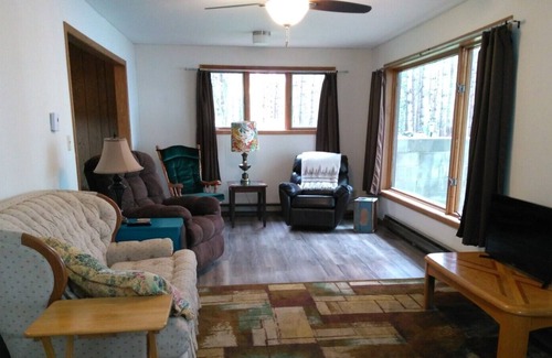 Jim Falls Casa | Ideal para familias o para parejas. 260 'de gran acceso al lago, con muelles.