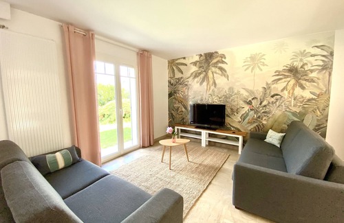 Hautefeuille Casa | Family vacation with terrace and garden at Disneyland Paris