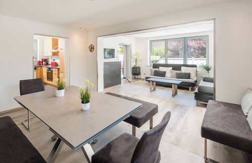 Bensheim Condominio | Family vacation with grandma/grandpa in a central location in southern Hesse (10-12 pers.)