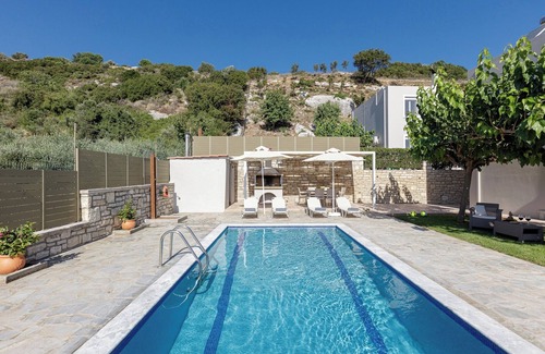 Agia Triada Villa | Family Villa with private Pool, childrens Playground and Ping Pong Table