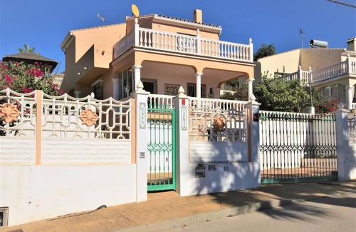 Urbanización Puerto de Estepona Villa | Villa familiar con vistas al mar y climatización, Cerca de la playa, restaurantes y puerto