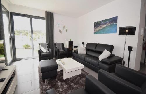 Foz do Arelho Villa | Family Villa with Terrace and Pool