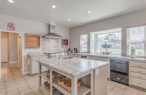 Shenandoah Valley Casa | Sleeps 12 Pet Friendly Next to Amador Top Wineries