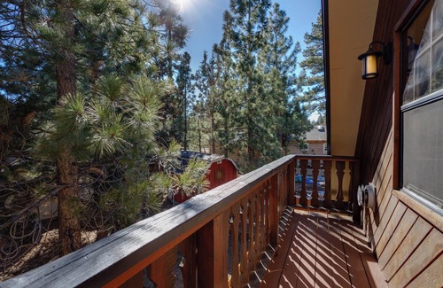 Big Bear Cabina | 🐻FamilyCabin🍿TheaterRoom🎱GameRoom🔋EVCharger 🐶PetFriendly