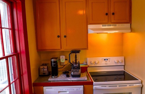 Woodstock Otro | Famous Waterfront Inn with Jacuzzis, Stunning amenities and unmatched comforts!!