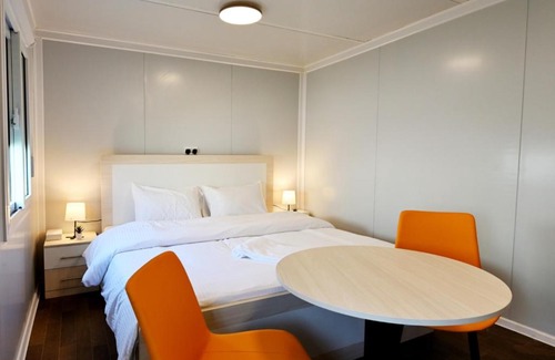 Doha Cama Y Desayuno | Fan Village Cabins Free Zone