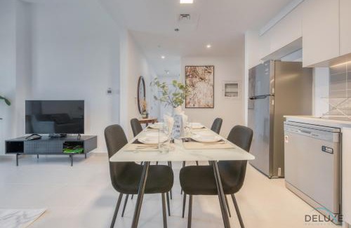 Dubai Apartamento | Fancy 2BR at Hayat Boulevard 2A Town Square By Deluxe Holiday Home