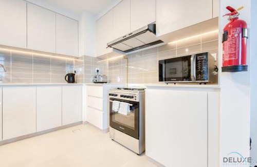 Dubai Apartamento | Fancy 2BR at Hayat Boulevard 2A Town Square By Deluxe Holiday Home