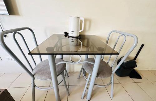 Highway Hills Apartamento | Fancy Condo with Unli Wifi and Netflix
