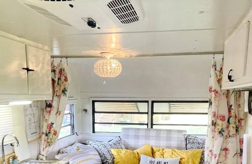 Olathe Casa | Fancy Glamper