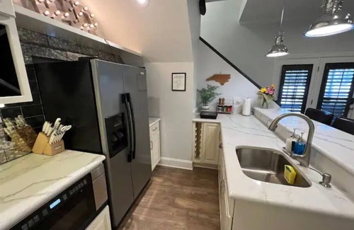 Garner Casa | Fancy Private Basement near DTR