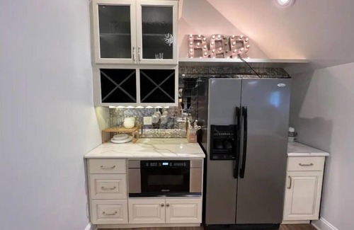 Garner Casa | Fancy Private Basement near DTR