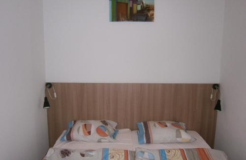 Nepszinhaz negyed Casa | Fanni Budapest Guesthouse