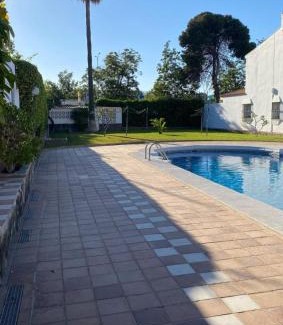 Guadalmar Apartamento | Fantástico apartamento con piscina comunitaria junto al mar en Málaga