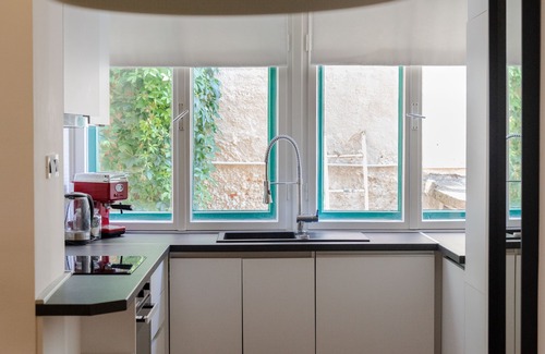 Donji Grad Condominio | Fantabulous Old-Town Condo
