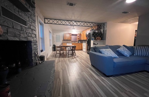 Marble Falls Cabaña | Fantastic 2-bedroom cottage with AC in Marble Falls
