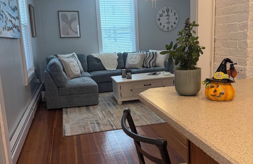 Beverly Apartamento | Fantastic 2-bedroom apartment in Beverly by the beach - near historic Salem