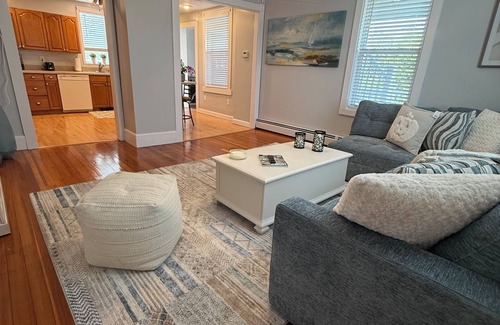 Beverly Apartamento | Fantastic 2-bedroom apartment in Beverly by the beach - near historic Salem