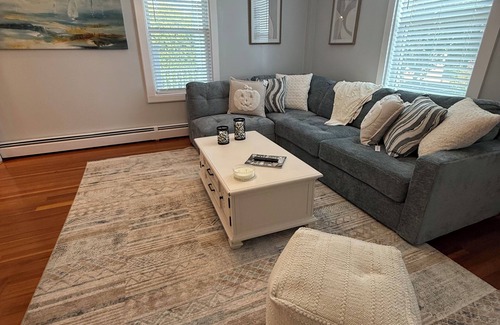 Beverly Apartamento | Fantastic 2-bedroom apartment in Beverly by the beach - near historic Salem