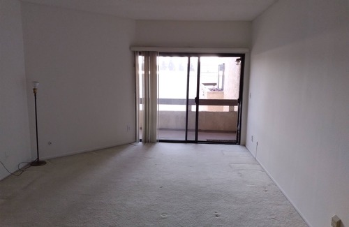 Encino Condominio | Fantastic 2-bedroom condo with AC in Encino