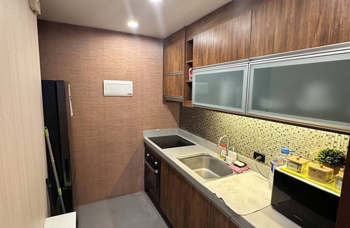 Wack-Wack Greenhills Condominio | Fantastic 2-bedroom condo with AC IN BSA TWIN TOWER