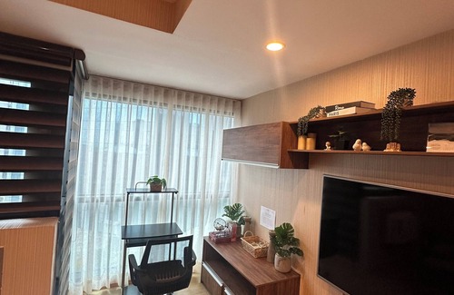 Wack-Wack Greenhills Condominio | Fantastic 2-bedroom condo with AC IN BSA TWIN TOWER