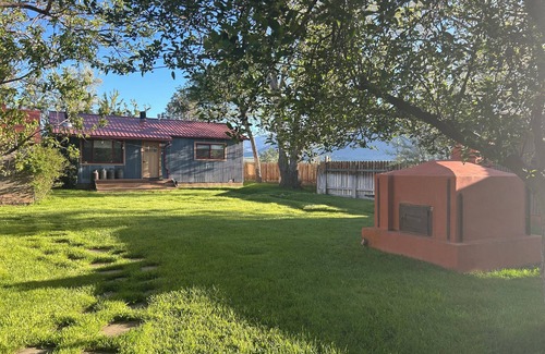 Gardnerville Cabaña | Fantastic 2-bedroom cottage in Gardnerville,NV. Just 20 minutes from Lake Tahoe.