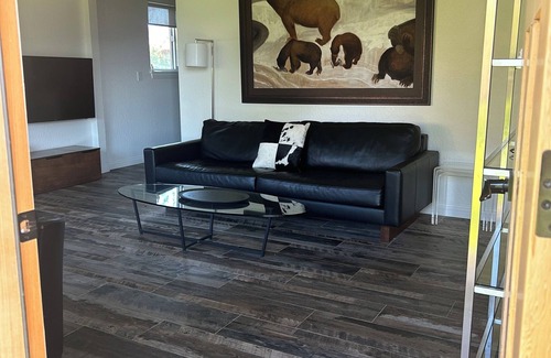 Gardnerville Cabaña | Fantastic 2-bedroom cottage in Gardnerville,NV. Just 20 minutes from Lake Tahoe.