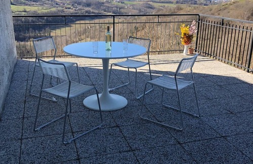Murazzano Apartamento | Fantástico apartamento de 2 habitaciones con terraza con vistas a los viñedos de Piamonte.