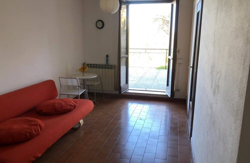 Murazzano Apartamento | Fantástico apartamento de 2 habitaciones con terraza con vistas a los viñedos de Piamonte.
