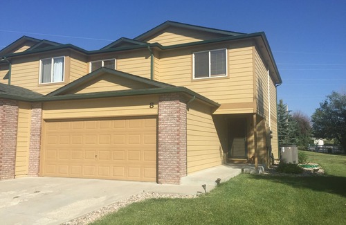 Rogers Park Casa | Fantastic 3 Bedroom Summer Rental in Fort Collins w/pool and bus route to CSU