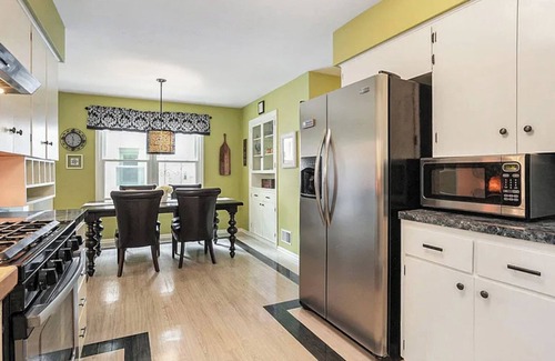 Reeds Lake Casa | Fantastic 3-bedroom house with AC in Grand Rapids